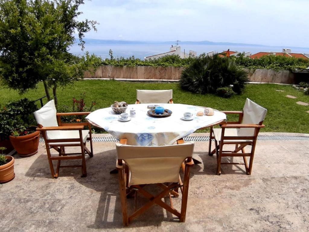 Olia Sea View Shared Pool Villa, Néa Fókaia Buitenkant foto