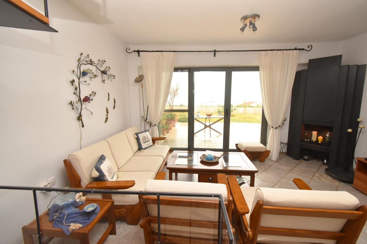 Olia Sea View Shared Pool Villa, Néa Fókaia Buitenkant foto