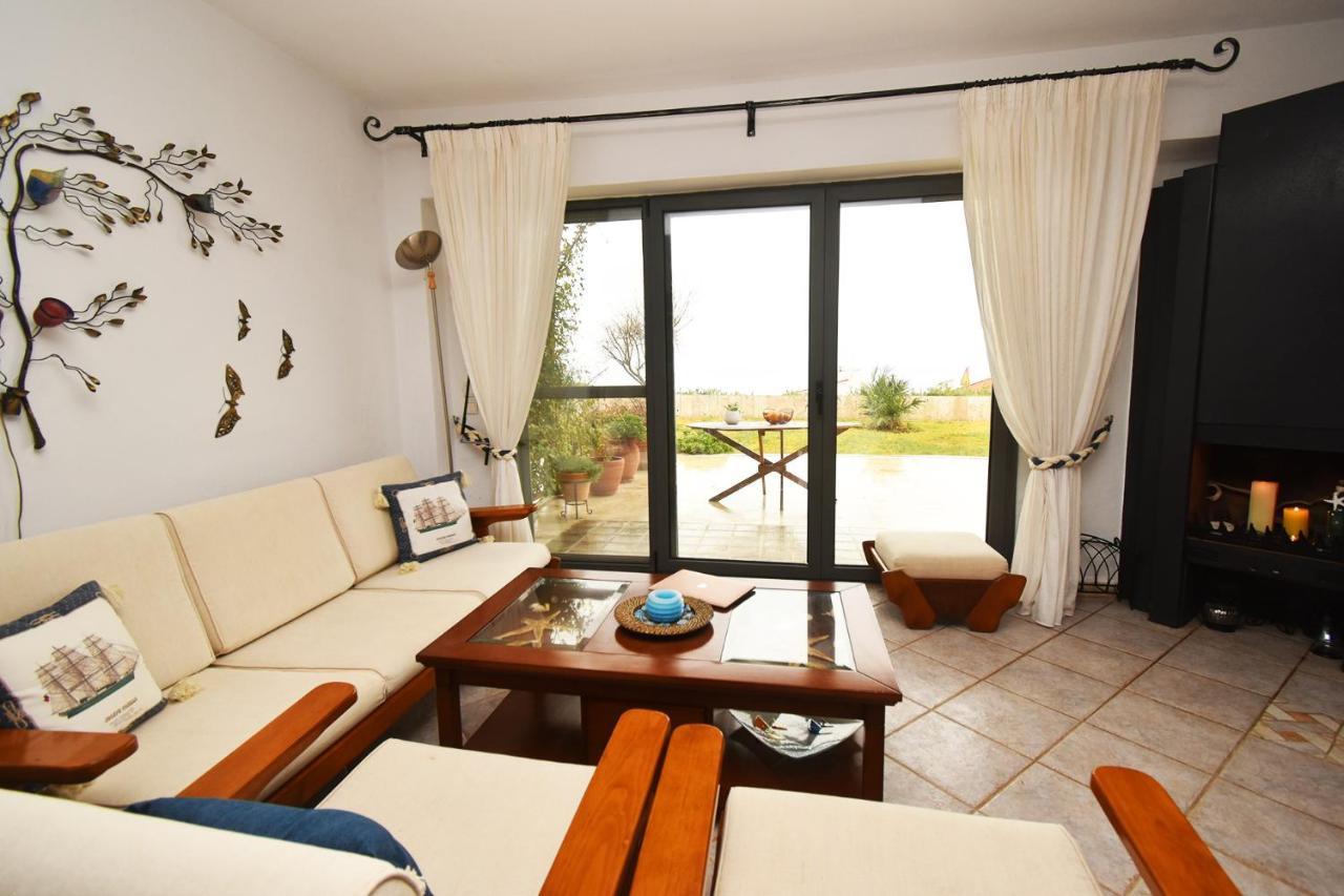 Olia Sea View Shared Pool Villa, Néa Fókaia Buitenkant foto